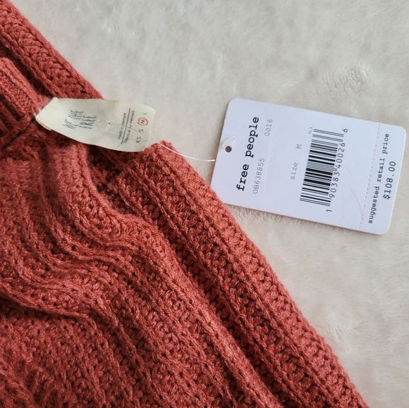 [We The Free] NWT Sweater - Picture 3 of 5